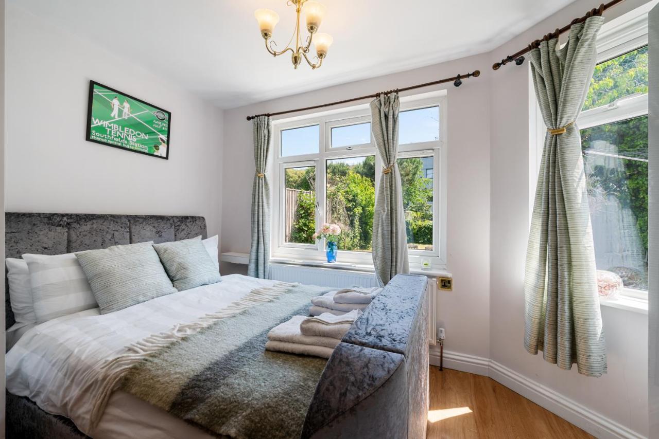 Lovely Garden Apartment In Wimbledon Town Centre With Private Parking By Wimbledon Holiday Lets Λονδίνο Εξωτερικό φωτογραφία