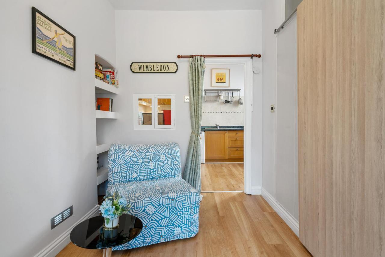 Lovely Garden Apartment In Wimbledon Town Centre With Private Parking By Wimbledon Holiday Lets Λονδίνο Εξωτερικό φωτογραφία