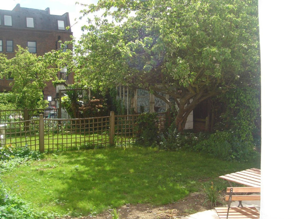 Lovely Garden Apartment In Wimbledon Town Centre With Private Parking By Wimbledon Holiday Lets Λονδίνο Εξωτερικό φωτογραφία